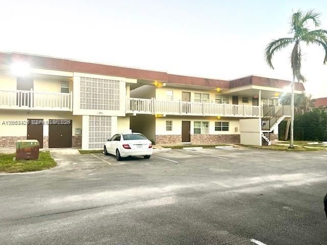 For Rent: $1,645 (1 beds, 1 baths, 560 Square Feet)
