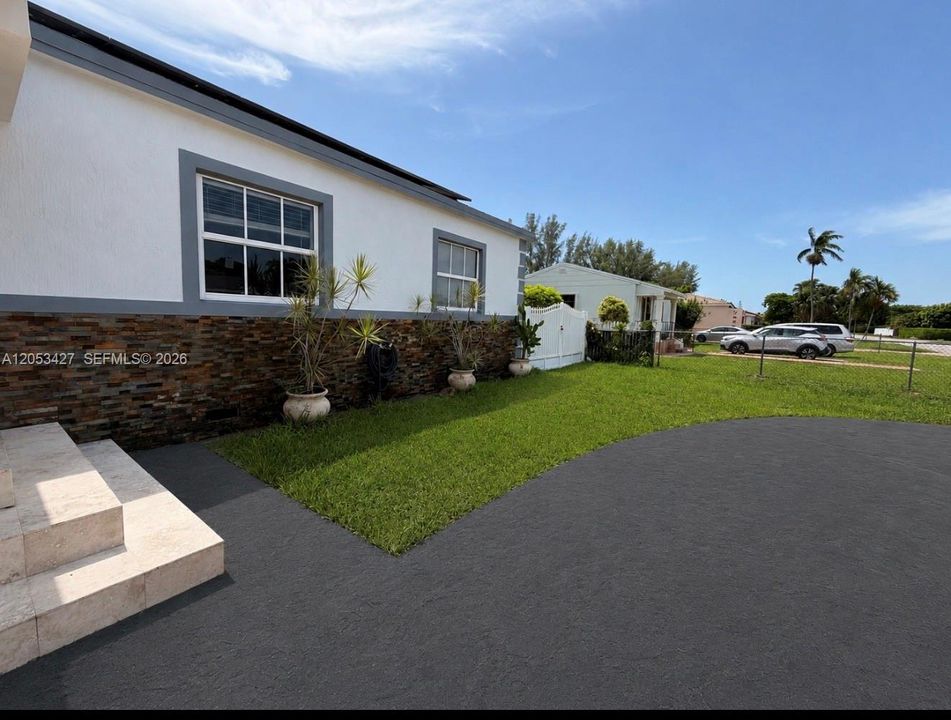 For Rent: $4,000 (3 beds, 2 baths, 1839 Square Feet)