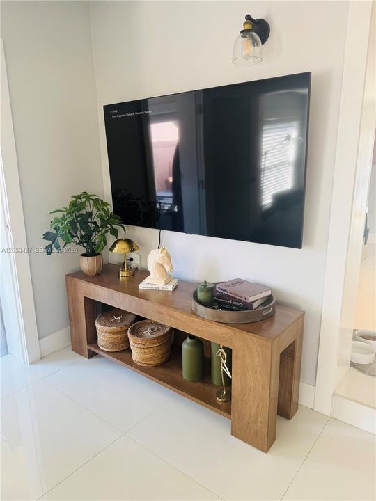 For Rent: $4,000 (3 beds, 2 baths, 1839 Square Feet)