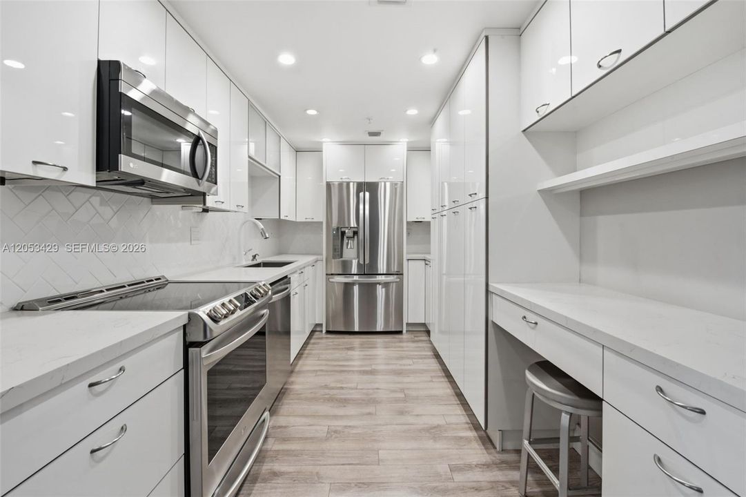 На продажу: $825,000 (2 спален, 2 ванн, 1310 Квадратных фут)