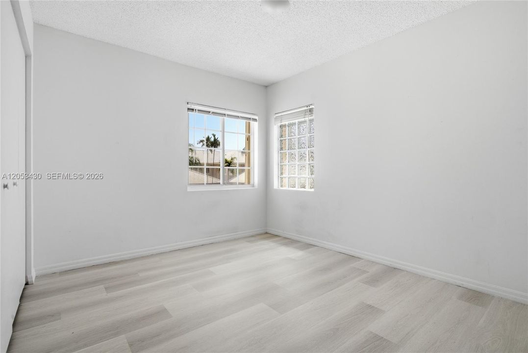 В аренду: $3,350 (3 спален, 2 ванн, 1469 Квадратных фут)