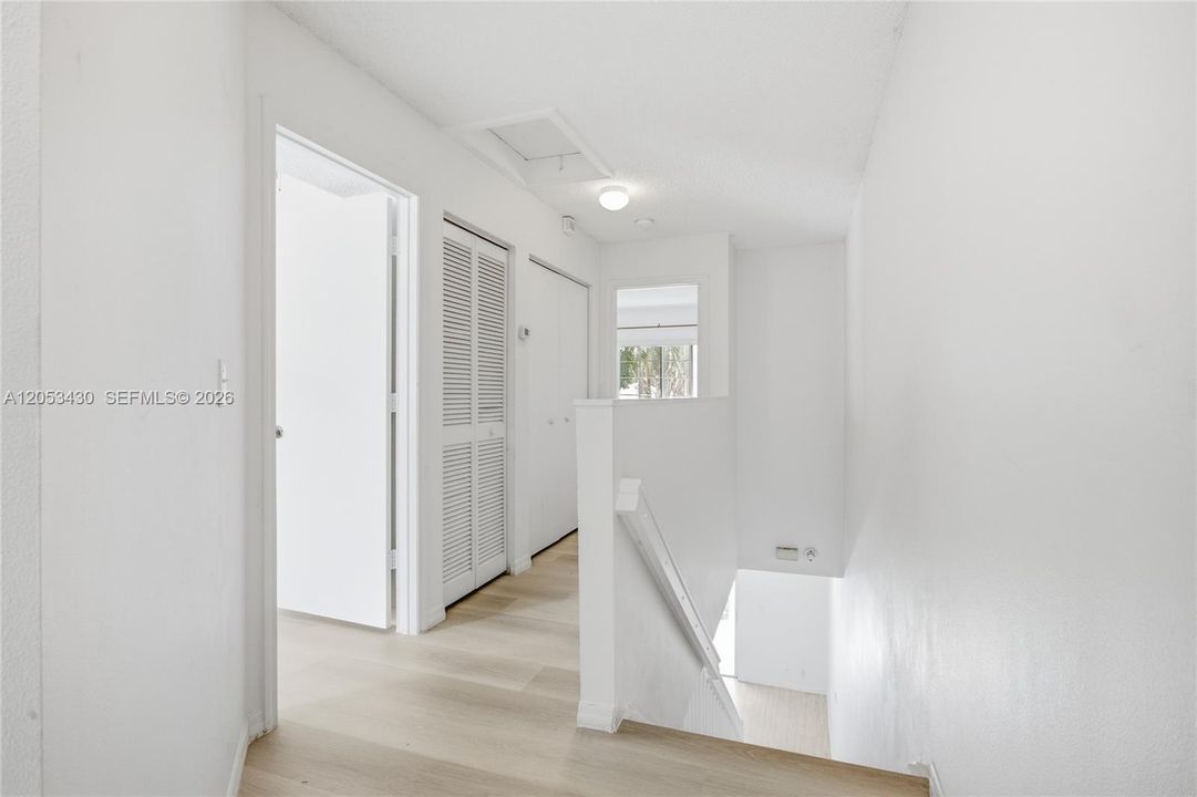 В аренду: $3,350 (3 спален, 2 ванн, 1469 Квадратных фут)