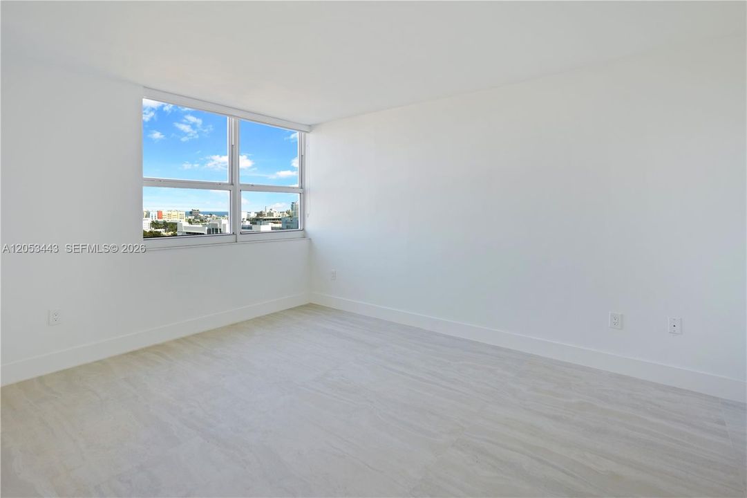 For Sale: $900,000 (2 beds, 2 baths, 1078 Square Feet)