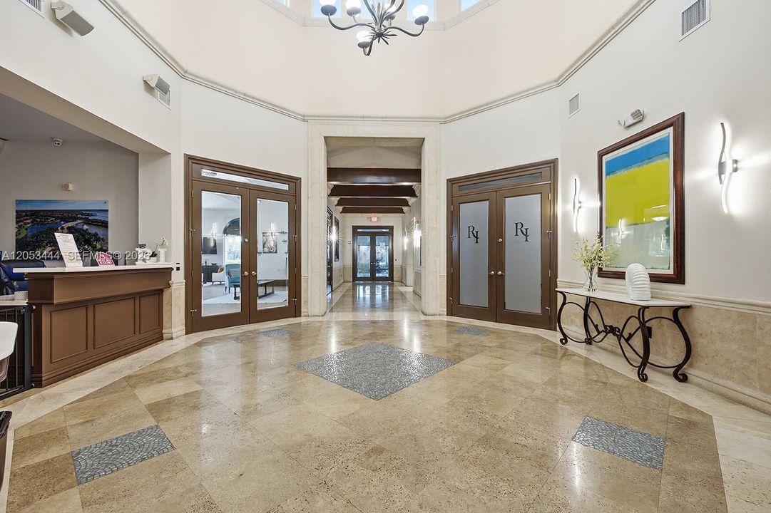 En Venta: $865,000 (4 camas, 2 baños, 3184 Pies cuadrados)