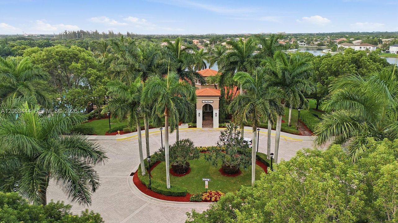 En Venta: $865,000 (4 camas, 2 baños, 3184 Pies cuadrados)