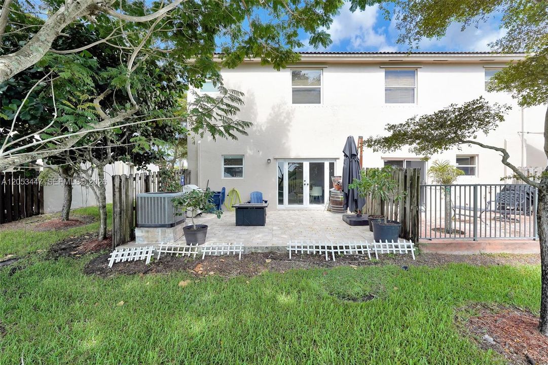 For Sale: $425,000 (3 beds, 2 baths, 1562 Square Feet)
