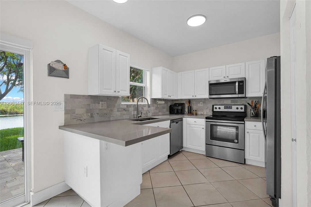 For Sale: $425,000 (3 beds, 2 baths, 1562 Square Feet)