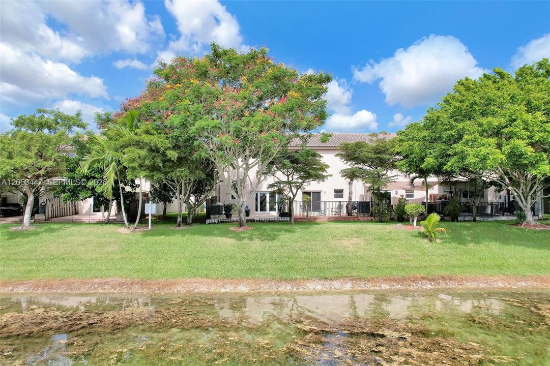 For Sale: $425,000 (3 beds, 2 baths, 1562 Square Feet)