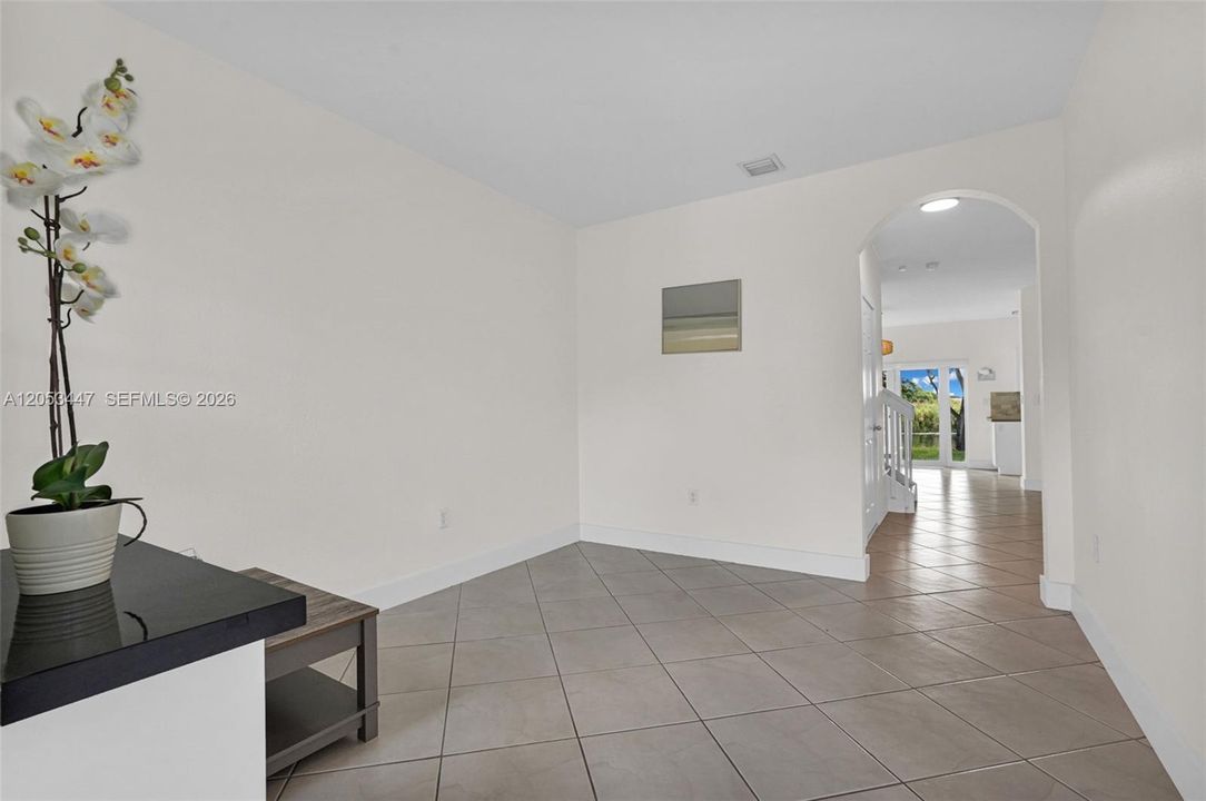 For Sale: $425,000 (3 beds, 2 baths, 1562 Square Feet)