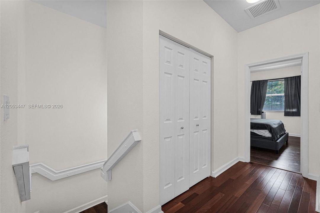 For Sale: $425,000 (3 beds, 2 baths, 1562 Square Feet)