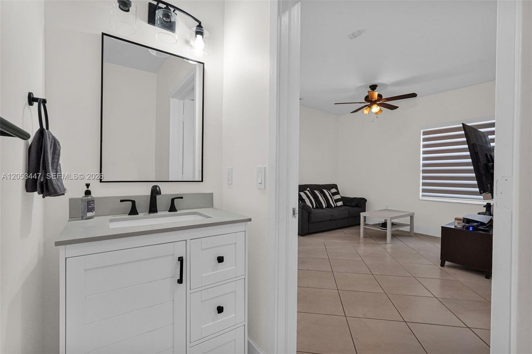 For Sale: $425,000 (3 beds, 2 baths, 1562 Square Feet)