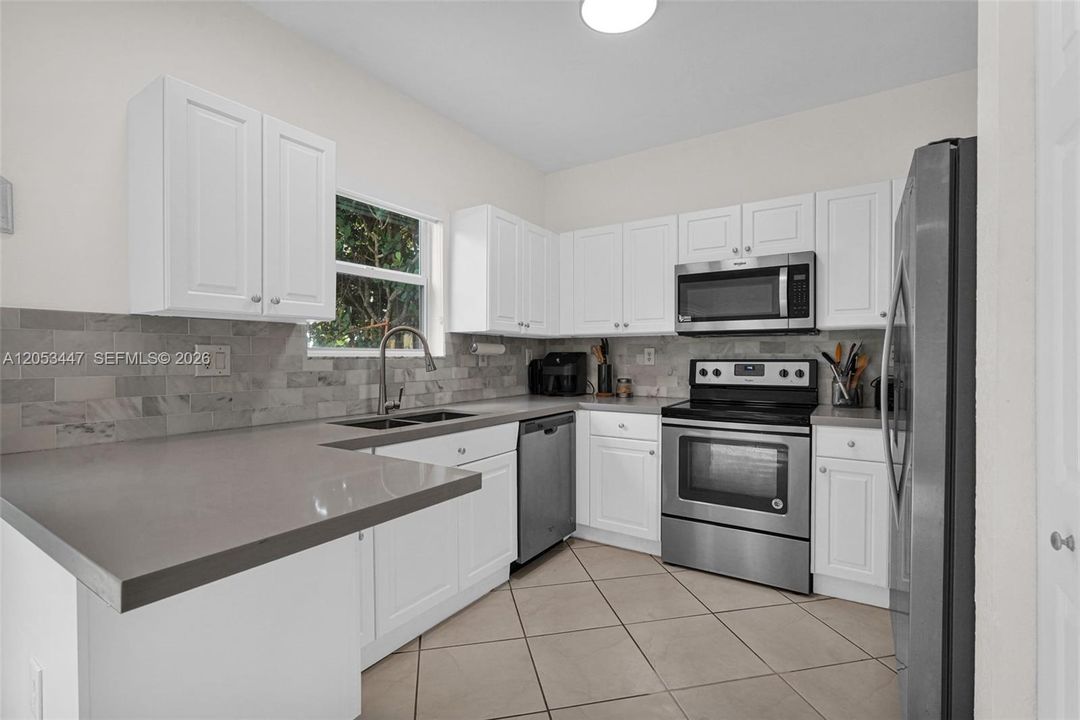For Sale: $425,000 (3 beds, 2 baths, 1562 Square Feet)