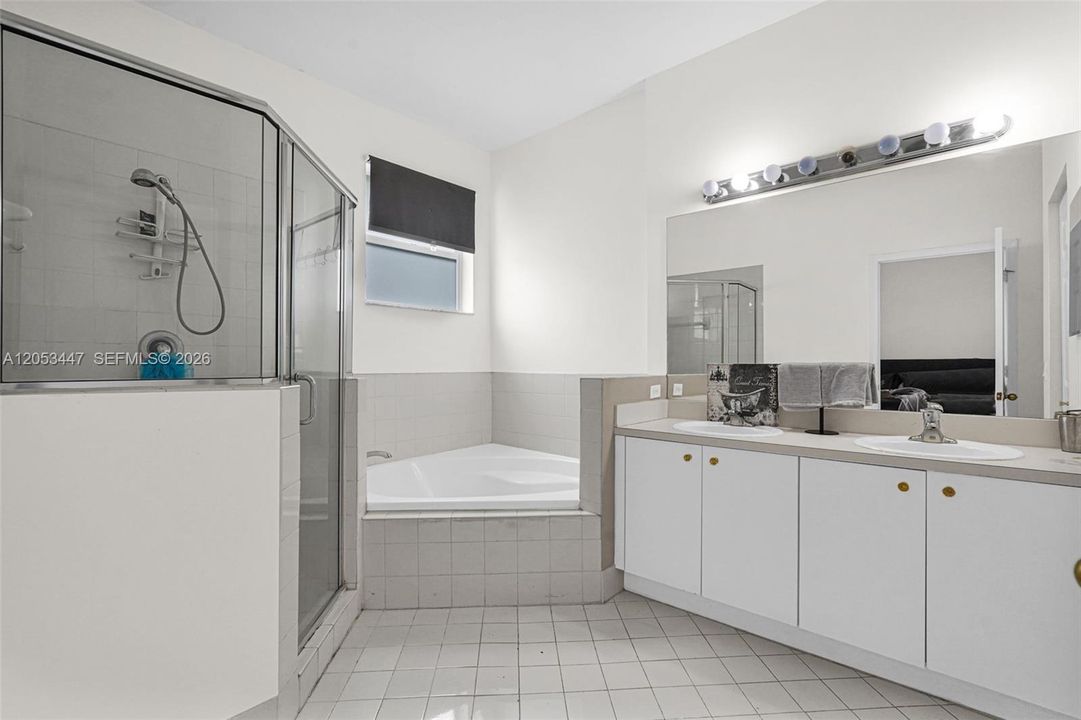 For Sale: $425,000 (3 beds, 2 baths, 1562 Square Feet)