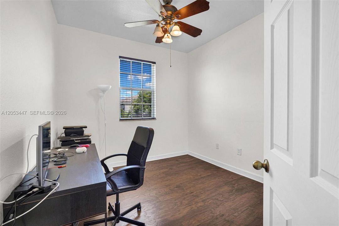 For Sale: $425,000 (3 beds, 2 baths, 1562 Square Feet)
