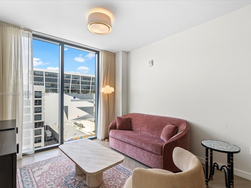En Venta: $1,275,900 (2 camas, 2 baños, 840 Pies cuadrados)