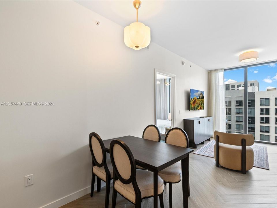 En Venta: $1,275,900 (2 camas, 2 baños, 840 Pies cuadrados)