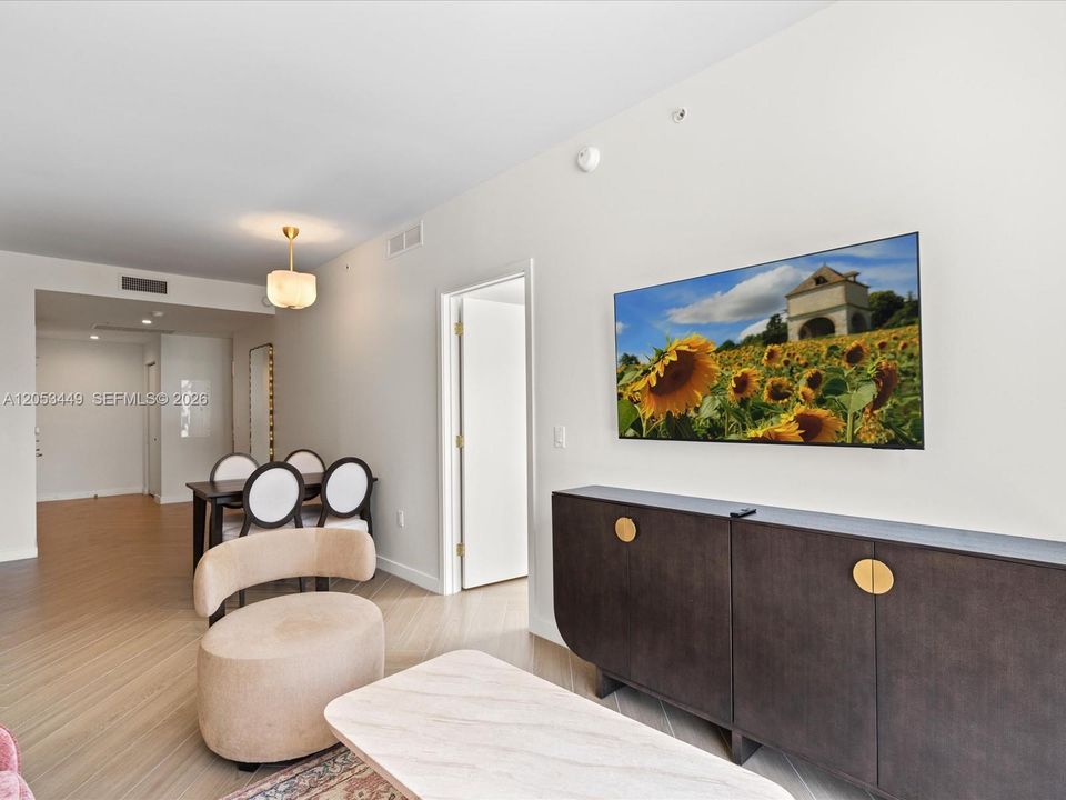 En Venta: $1,275,900 (2 camas, 2 baños, 840 Pies cuadrados)