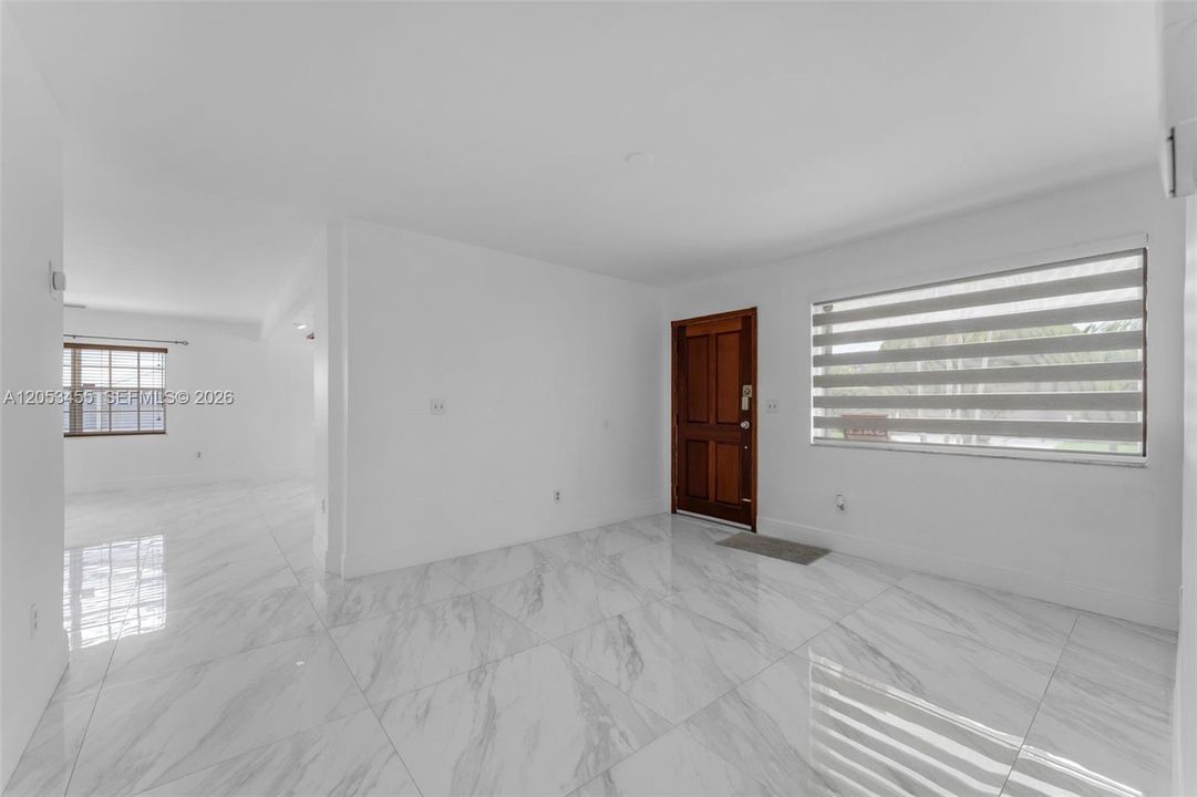 For Sale: $850,000 (3 beds, 2 baths, 1838 Square Feet)