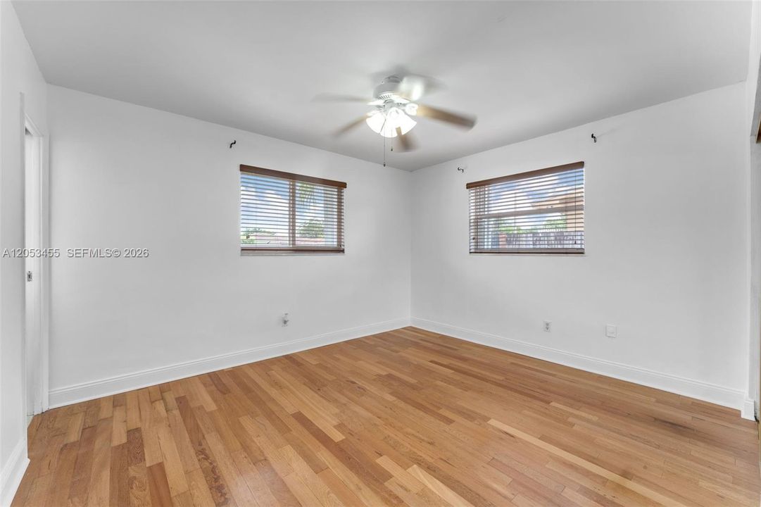 For Sale: $850,000 (3 beds, 2 baths, 1838 Square Feet)