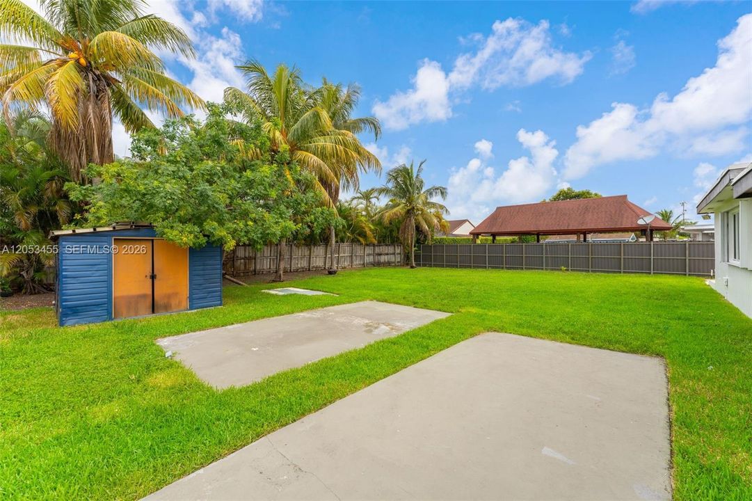 For Sale: $850,000 (3 beds, 2 baths, 1838 Square Feet)