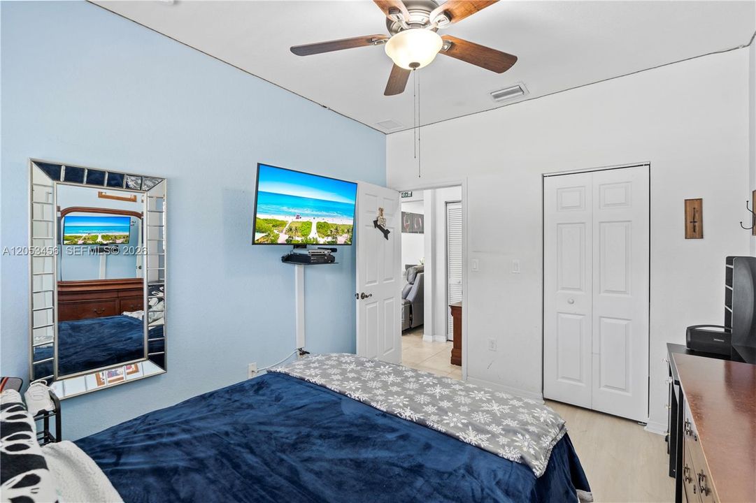 For Sale: $585,000 (4 beds, 2 baths, 1527 Square Feet)