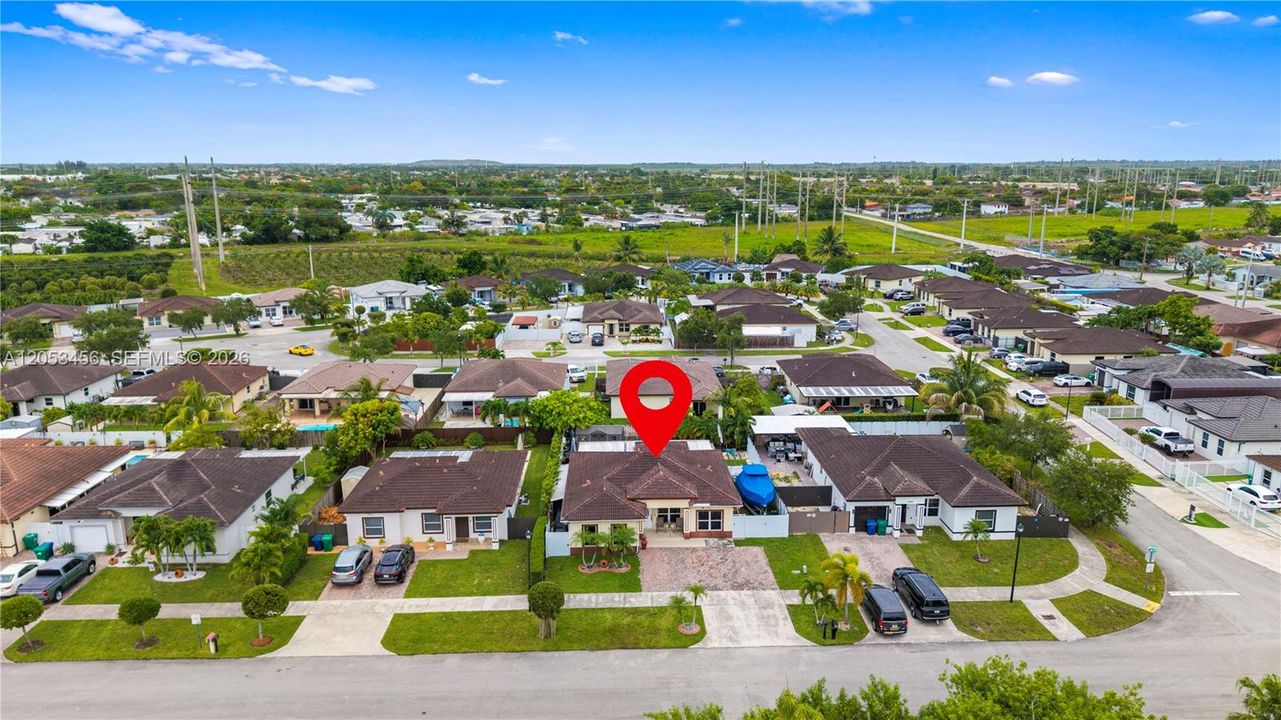For Sale: $585,000 (4 beds, 2 baths, 1527 Square Feet)