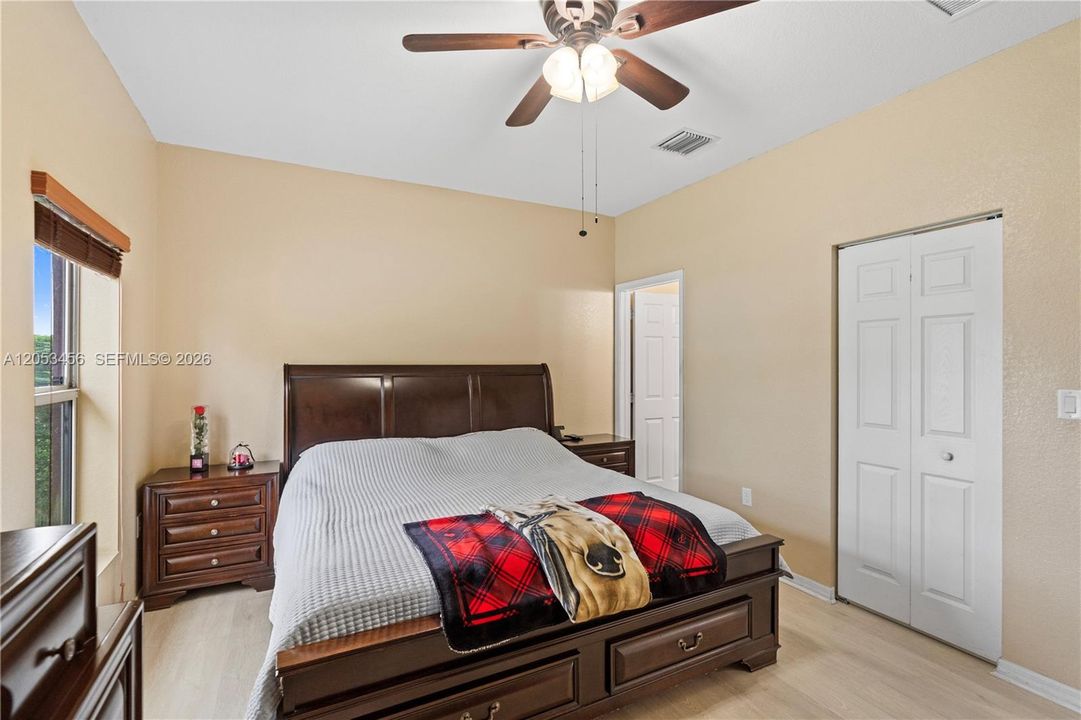 For Sale: $585,000 (4 beds, 2 baths, 1527 Square Feet)