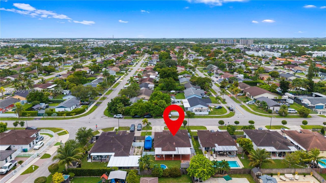 For Sale: $585,000 (4 beds, 2 baths, 1527 Square Feet)