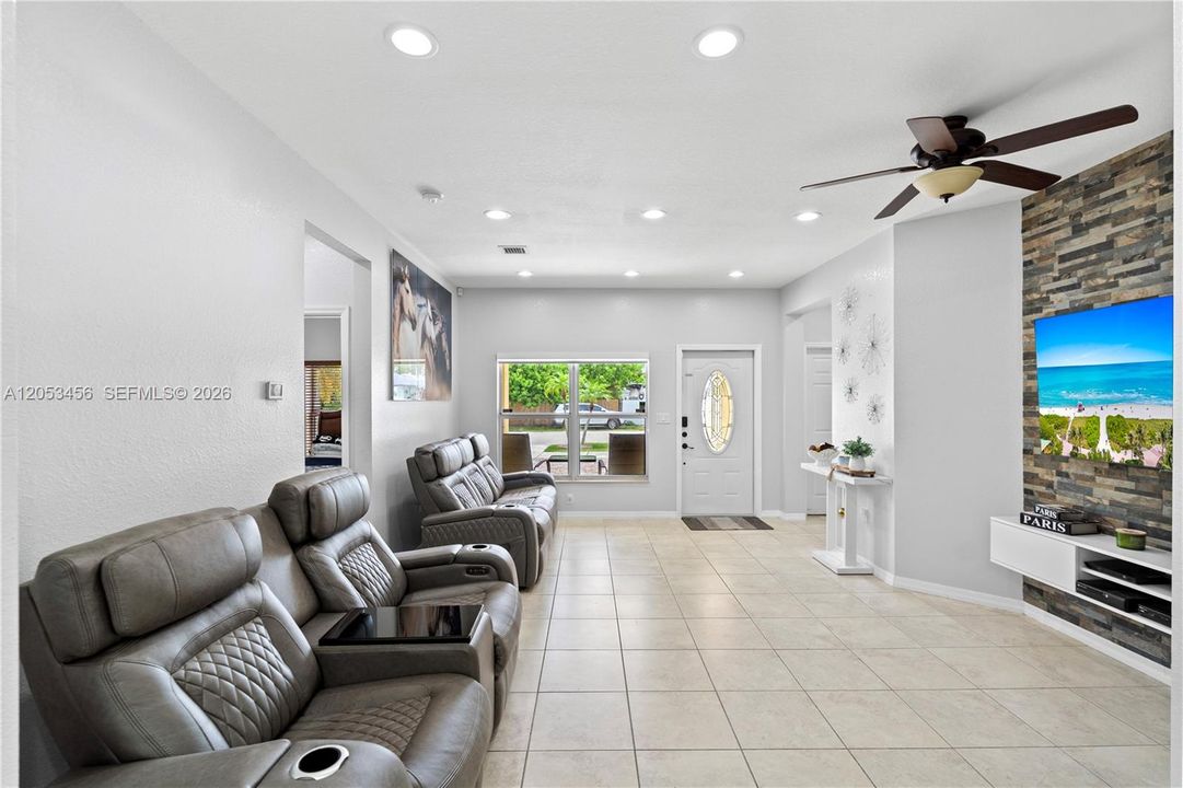 For Sale: $585,000 (4 beds, 2 baths, 1527 Square Feet)