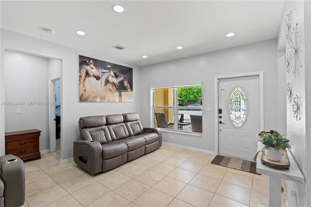 For Sale: $585,000 (4 beds, 2 baths, 1527 Square Feet)
