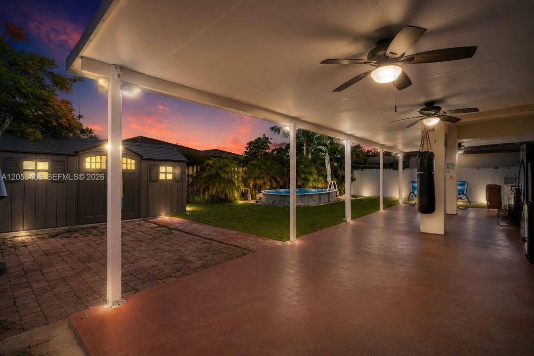 For Sale: $585,000 (4 beds, 2 baths, 1527 Square Feet)