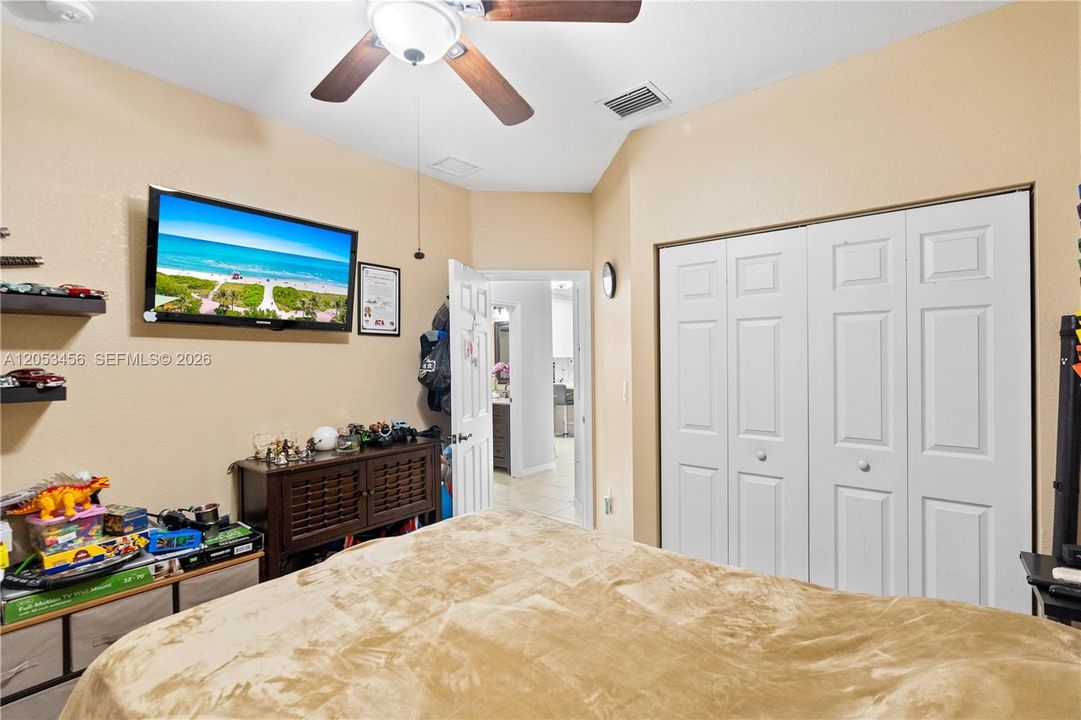For Sale: $585,000 (4 beds, 2 baths, 1527 Square Feet)