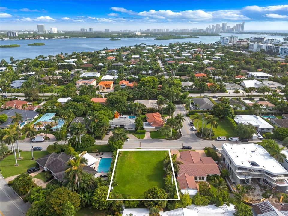 На продажу: $4,500,000 (0.23 acres)