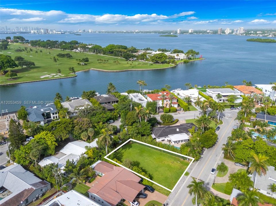 На продажу: $4,500,000 (0.23 acres)