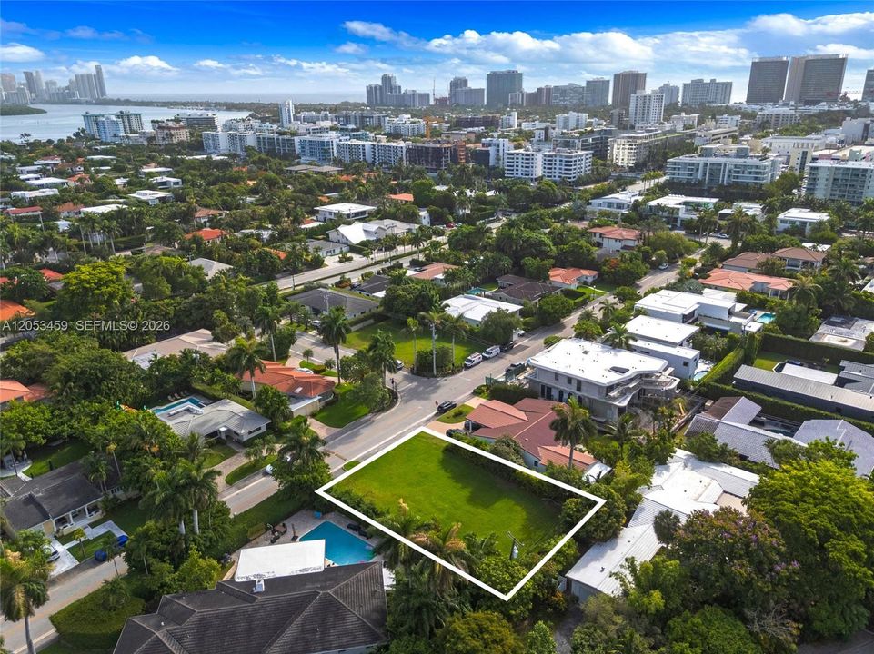 На продажу: $4,500,000 (0.23 acres)