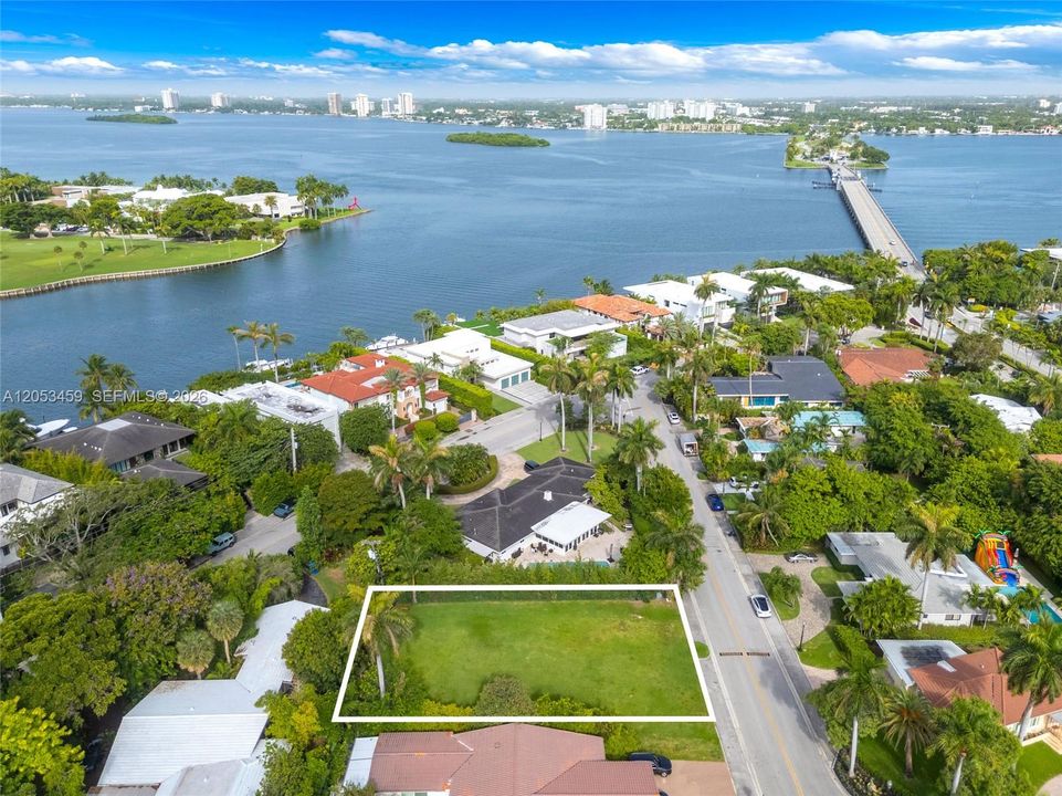 На продажу: $4,500,000 (0.23 acres)
