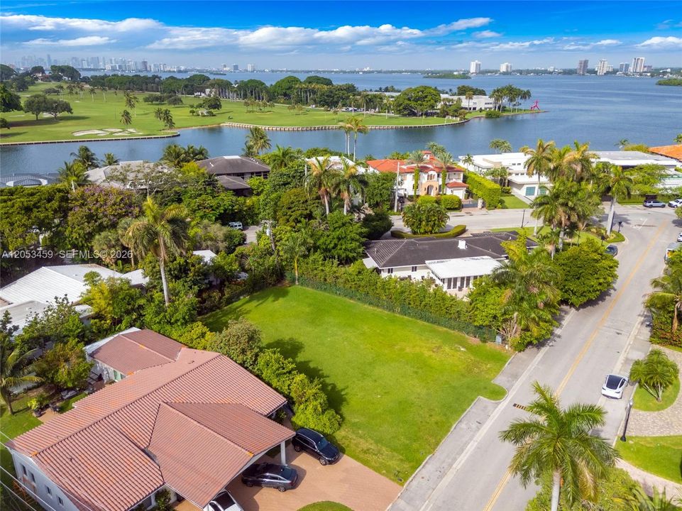 На продажу: $4,500,000 (0.23 acres)