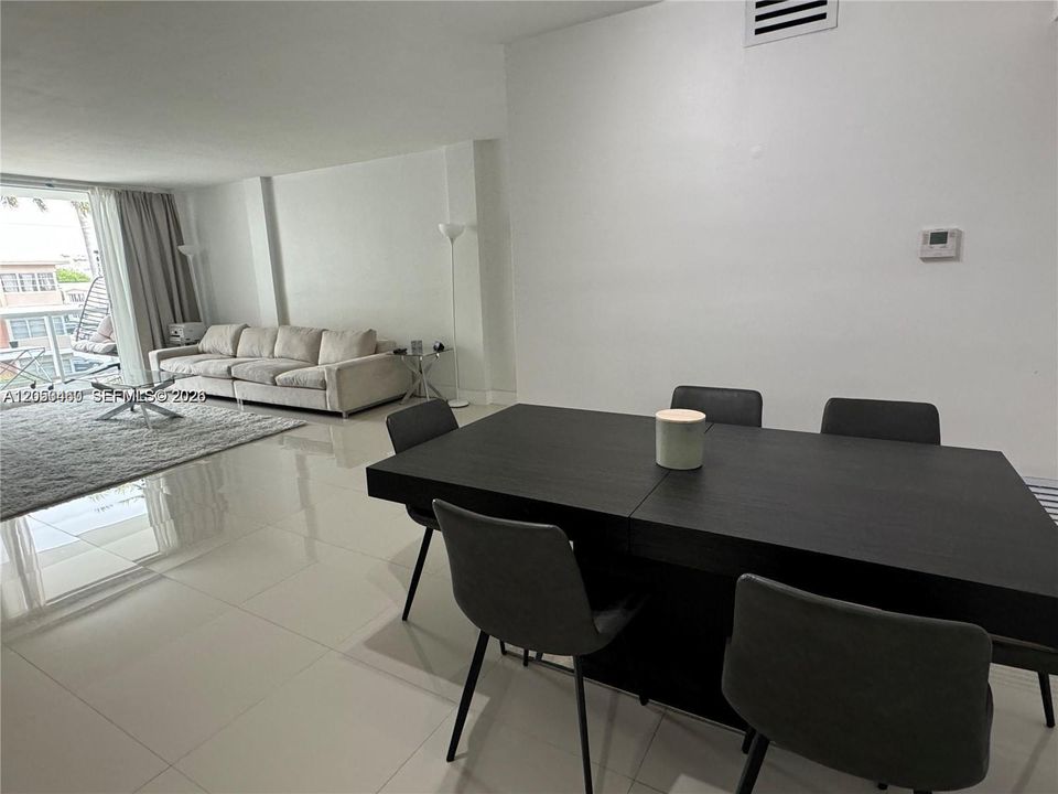 В аренду: $3,200 (1 спален, 1 ванн, 1125 Квадратных фут)