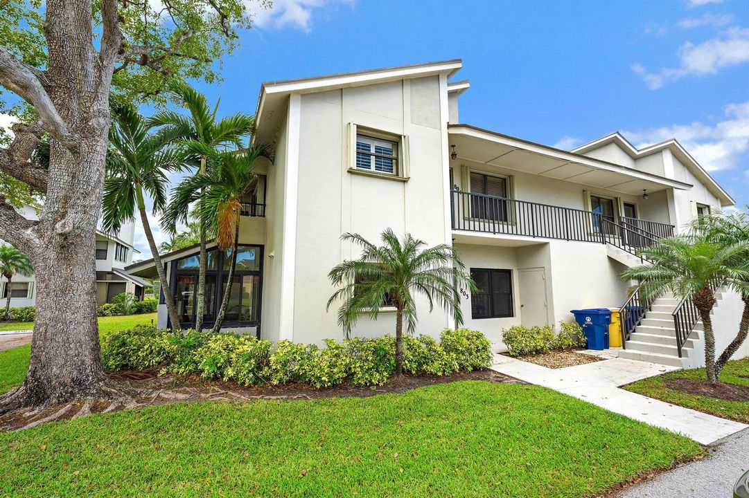 803 Clubhouse Cir-21