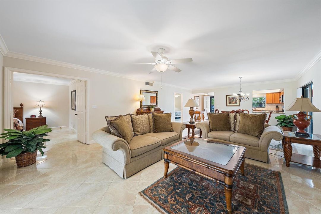 803 Clubhouse Cir-13