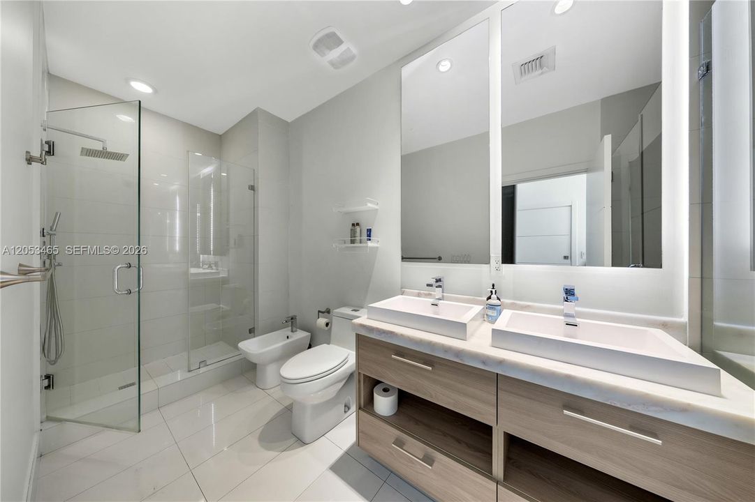 For Rent: $12,345 (3 beds, 2 baths, 1709 Square Feet)
