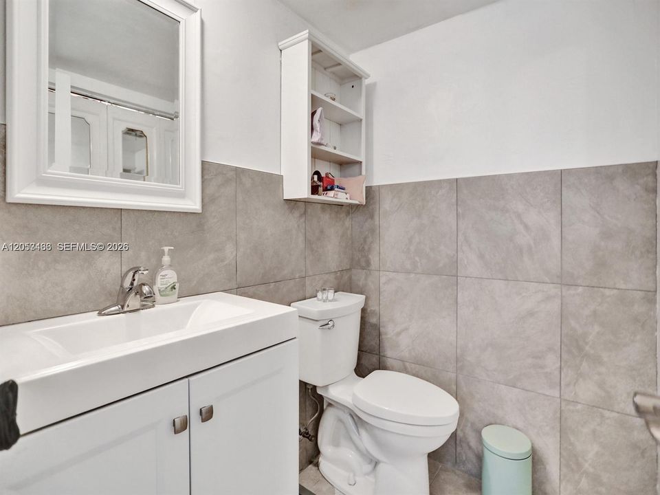 В аренду: $1,999 (2 спален, 1 ванн, 870 Квадратных фут)