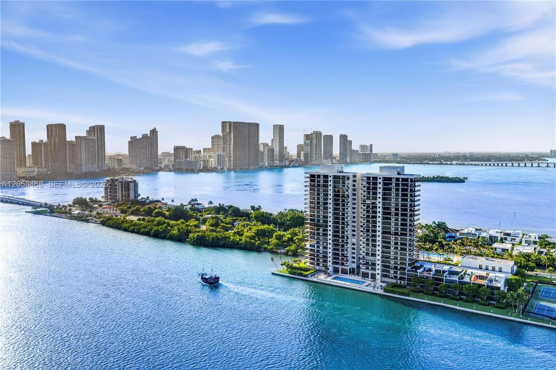На продажу: $1,150,000 (1 спален, 1 ванн, 1030 Квадратных фут)