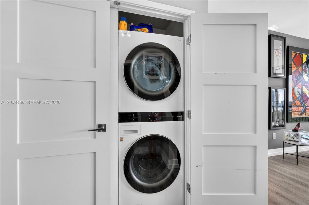 На продажу: $1,150,000 (1 спален, 1 ванн, 1030 Квадратных фут)