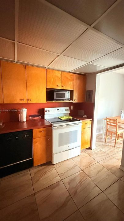 В аренду: $1,750 (1 спален, 1 ванн, 649 Квадратных фут)