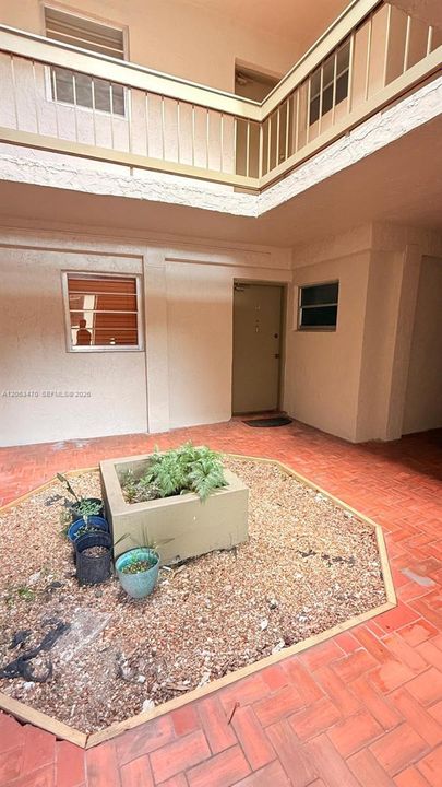В аренду: $1,750 (1 спален, 1 ванн, 649 Квадратных фут)