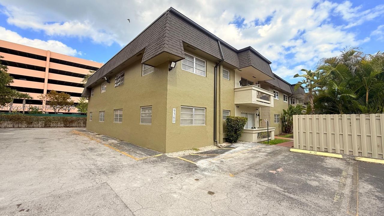 В аренду: $1,750 (1 спален, 1 ванн, 649 Квадратных фут)