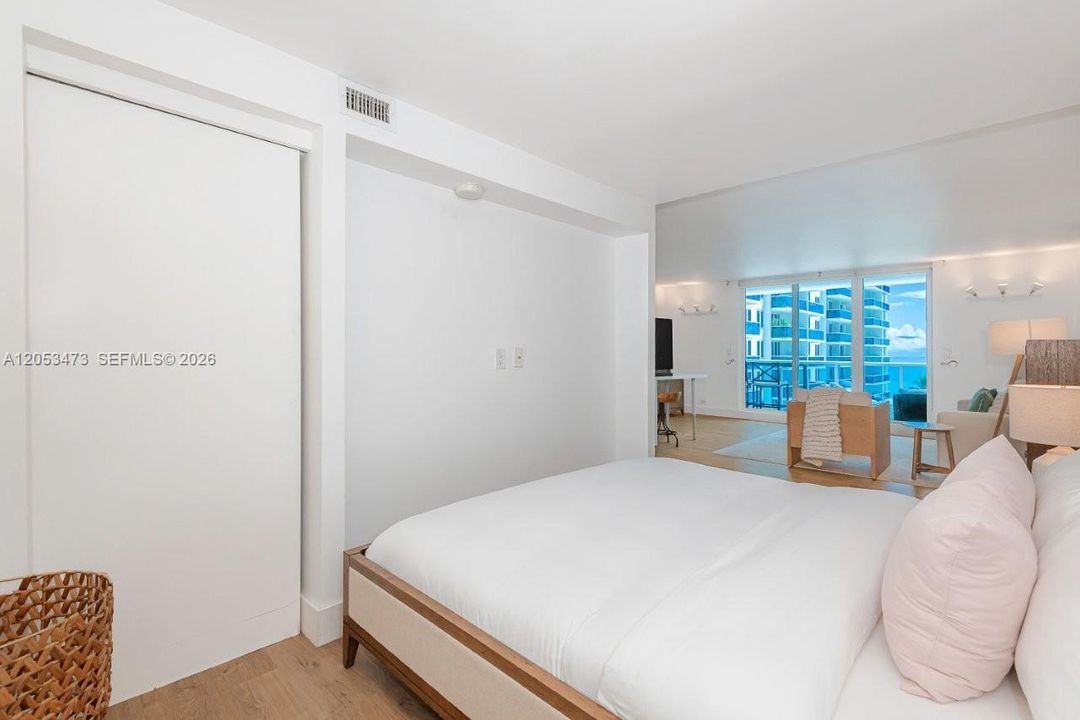 For Rent: $5,000 (0 beds, 1 baths, 600 Square Feet)