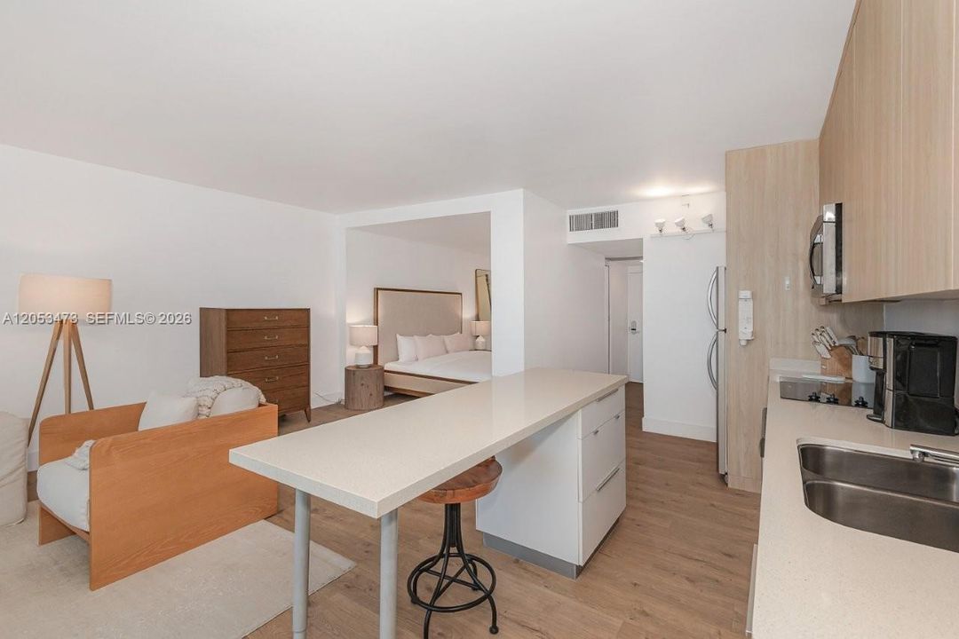 For Rent: $5,000 (0 beds, 1 baths, 600 Square Feet)