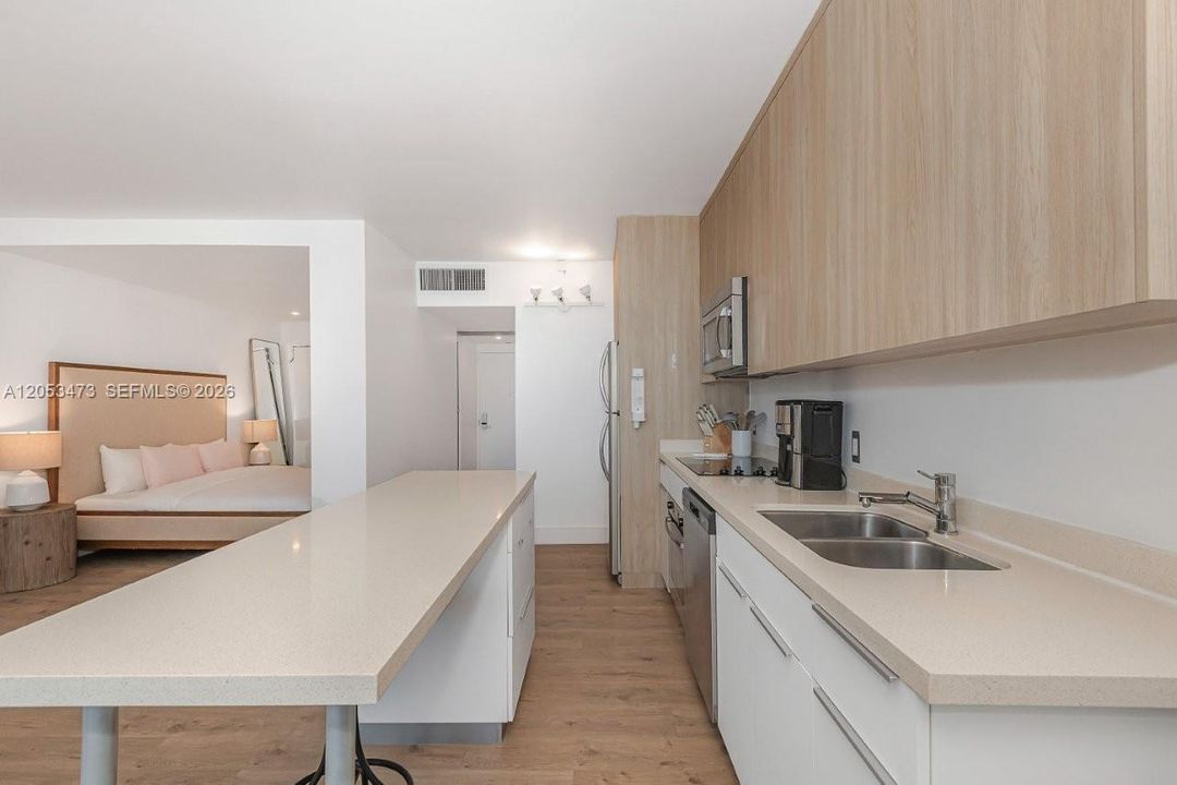 For Rent: $5,000 (0 beds, 1 baths, 600 Square Feet)